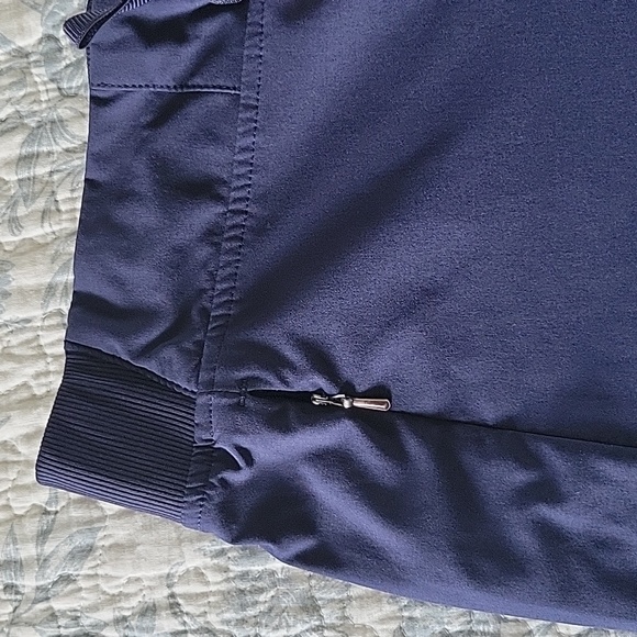 Womens shorts - Picture 2 of 4